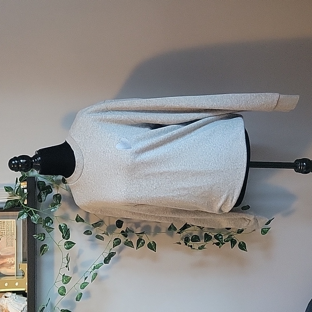 INIMIGO "HEARTLESS" Collection Embroidered heart sweatshirt 💓